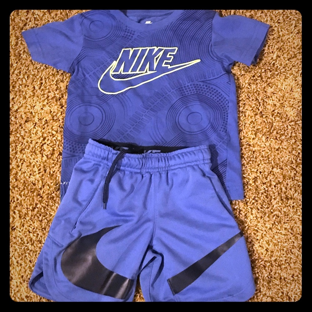 Nike boys dry fit set